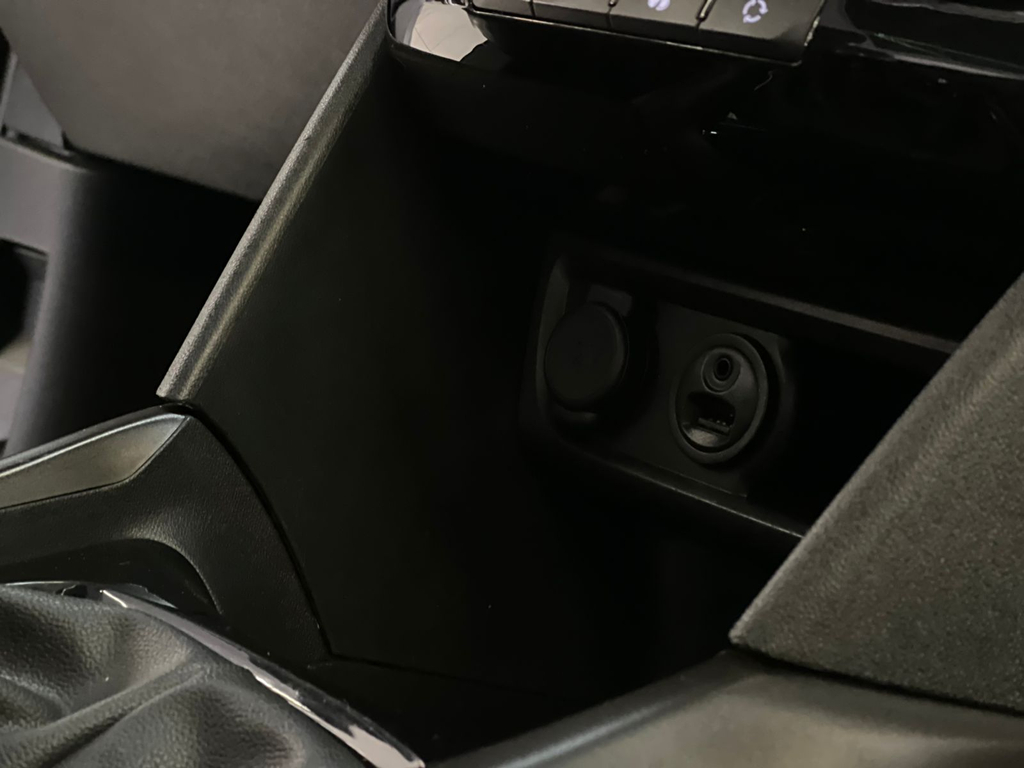 Peugeot 2008 Preto