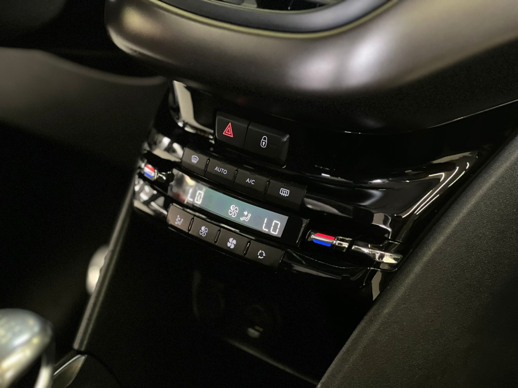 Peugeot 2008 Preto