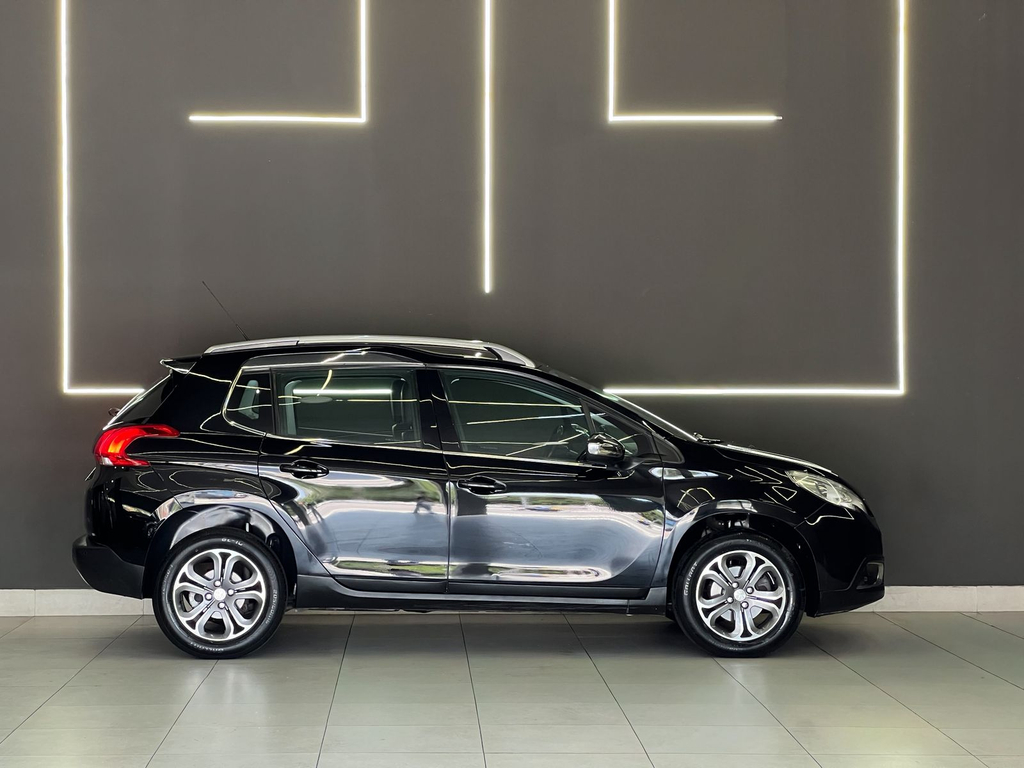 Peugeot 2008 Preto