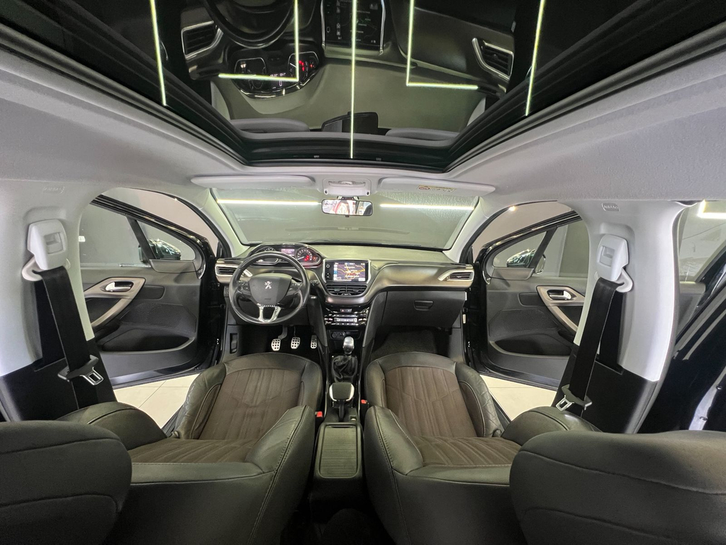 Peugeot 2008 Preto