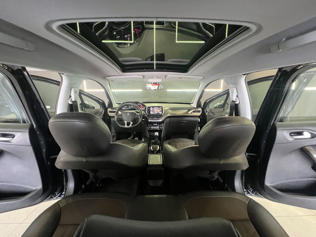 Peugeot 2008 Preto