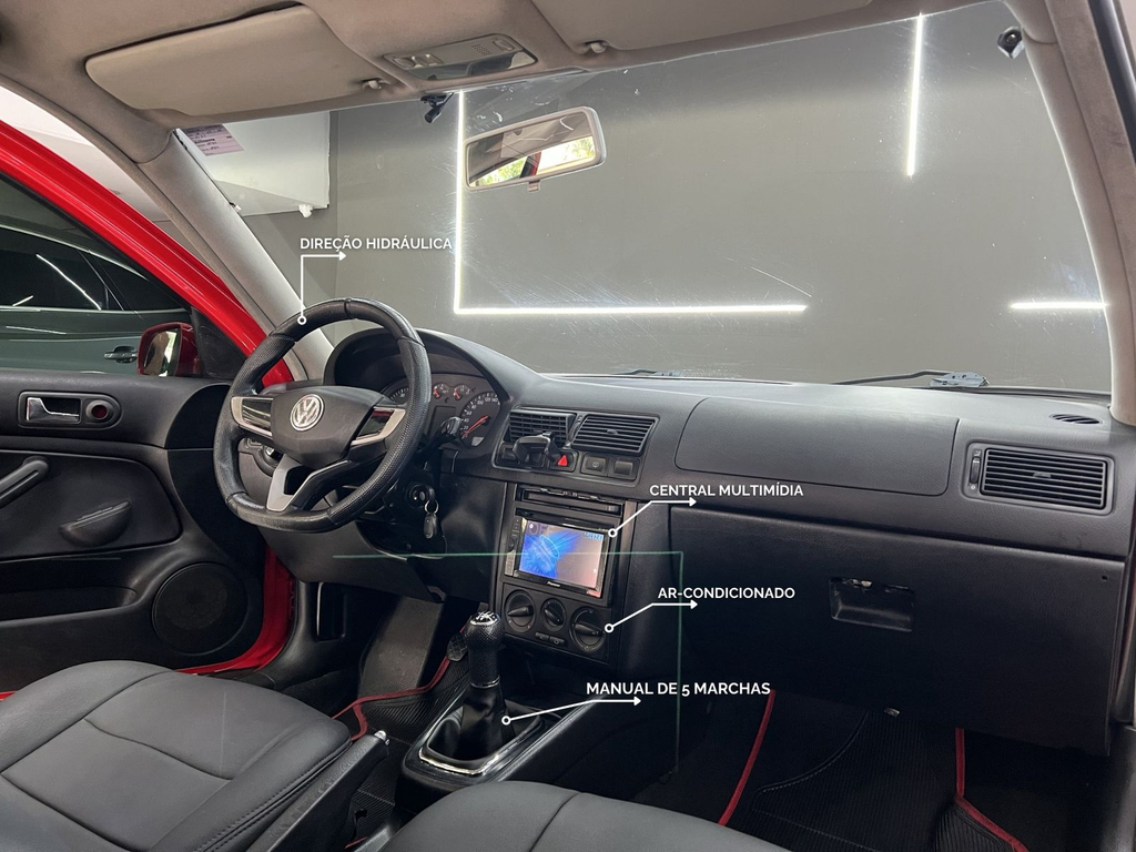 Volkswagen Golf Vermelho