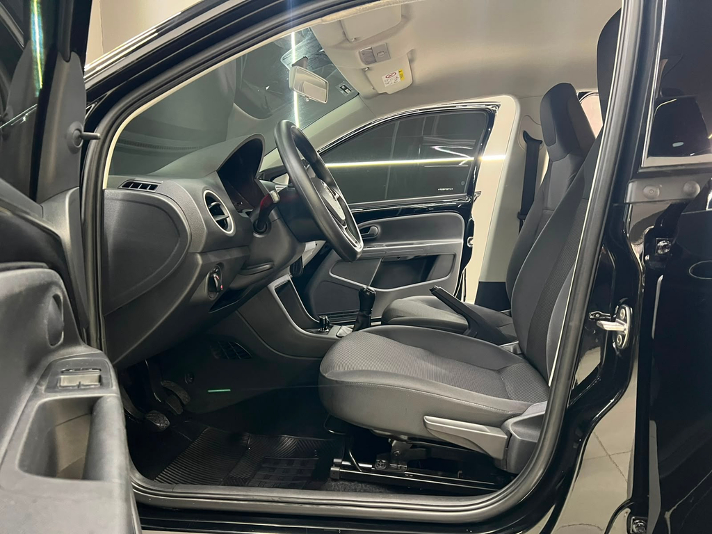 Volkswagen Up! Preto