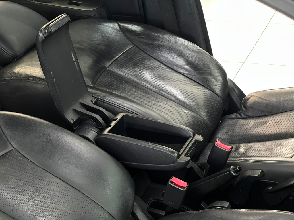 Nissan Tiida Branco