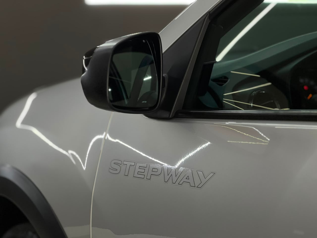 Renault Sandero Stepway Prata