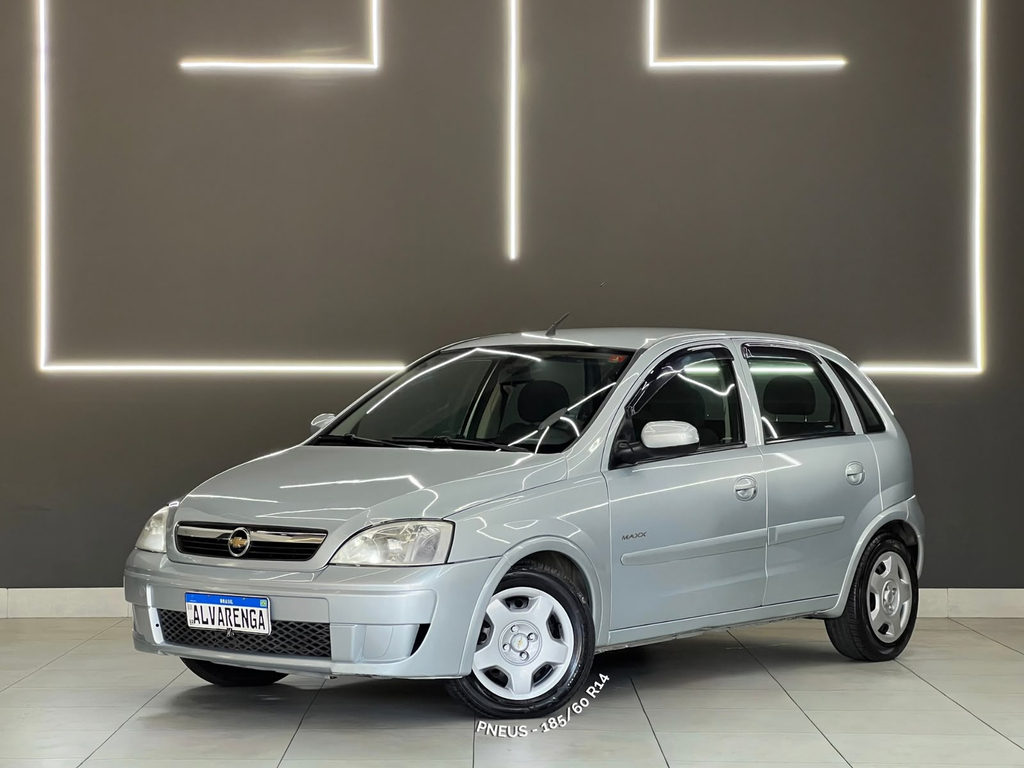 Chevrolet Corsa Hatch Prata