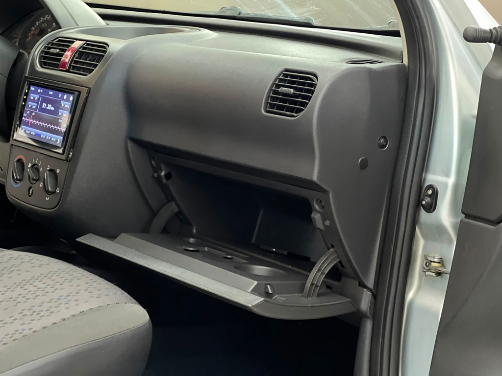 Chevrolet Corsa Hatch Prata