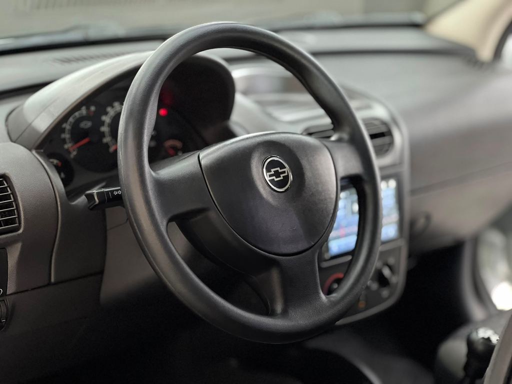 Chevrolet Corsa Hatch Prata