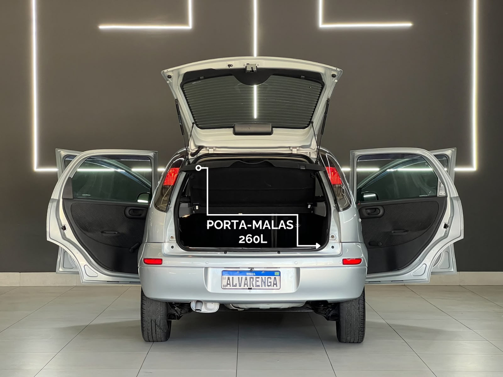 Chevrolet Corsa Hatch Prata