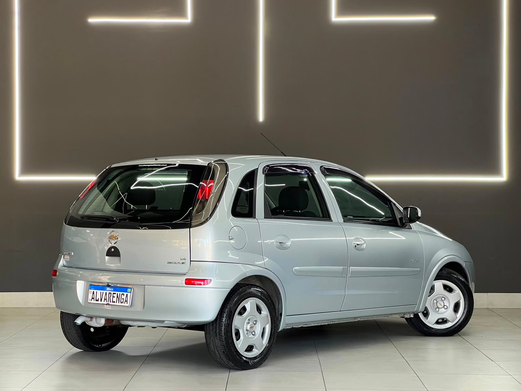 Chevrolet Corsa Hatch Prata