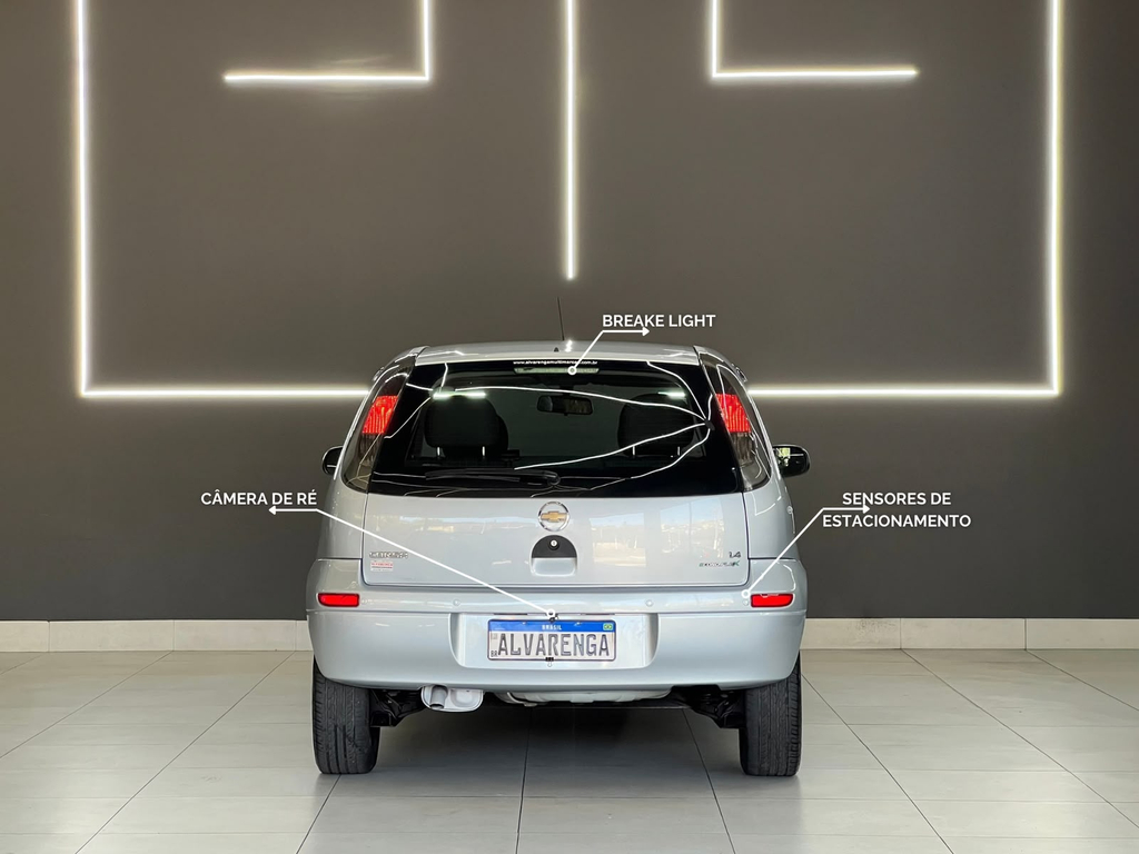 Chevrolet Corsa Hatch Prata
