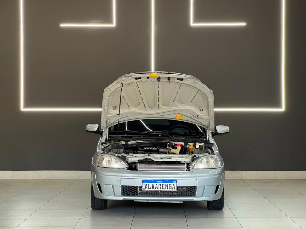Chevrolet Corsa Hatch Prata