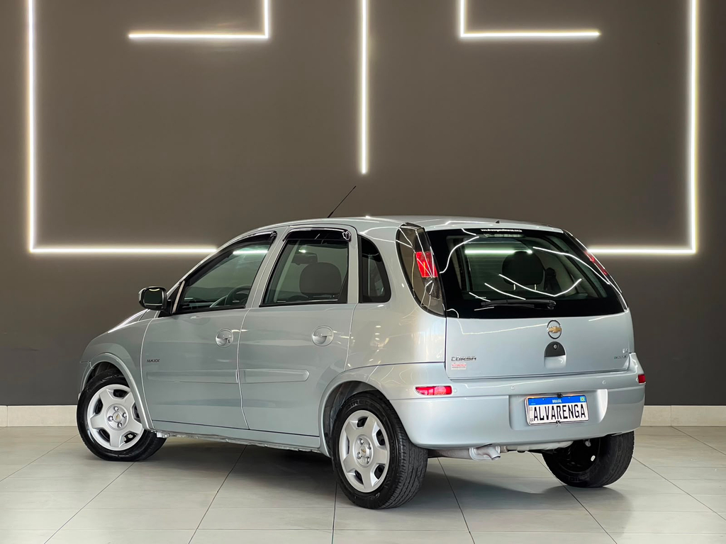 Chevrolet Corsa Hatch Prata