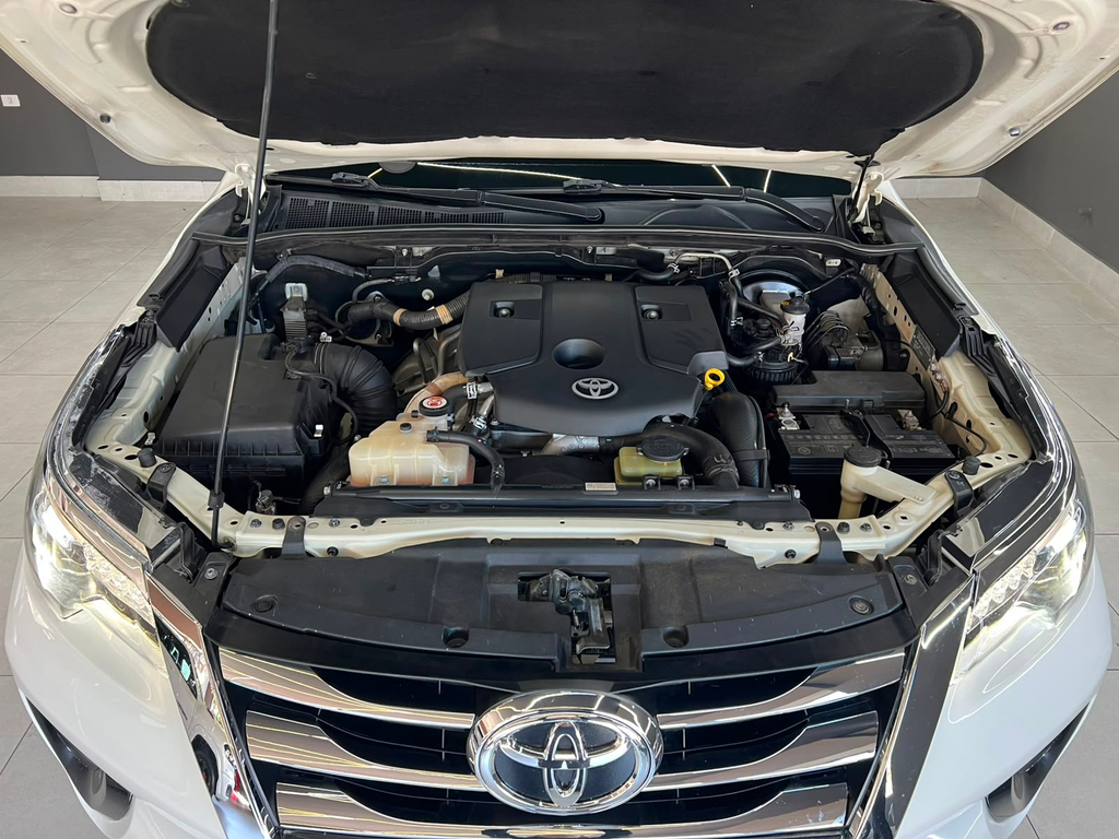 Toyota Hilux SW4 Branco