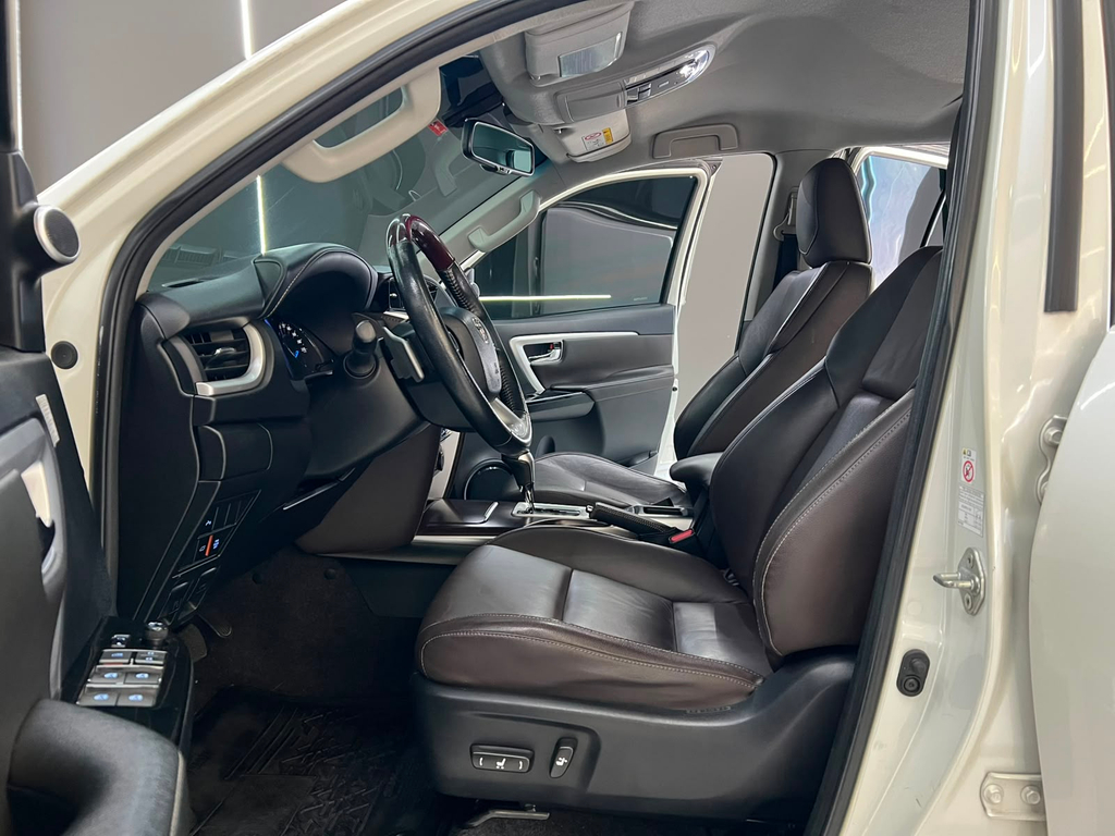 Toyota Hilux SW4 Branco