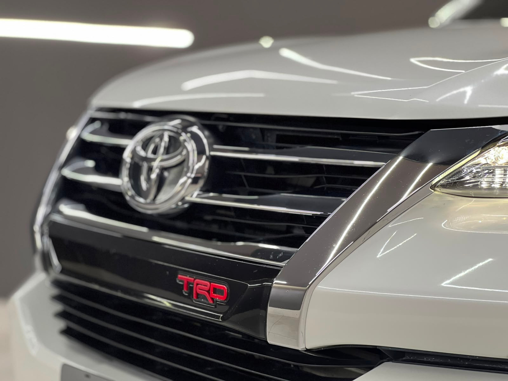 Toyota Hilux SW4 Branco