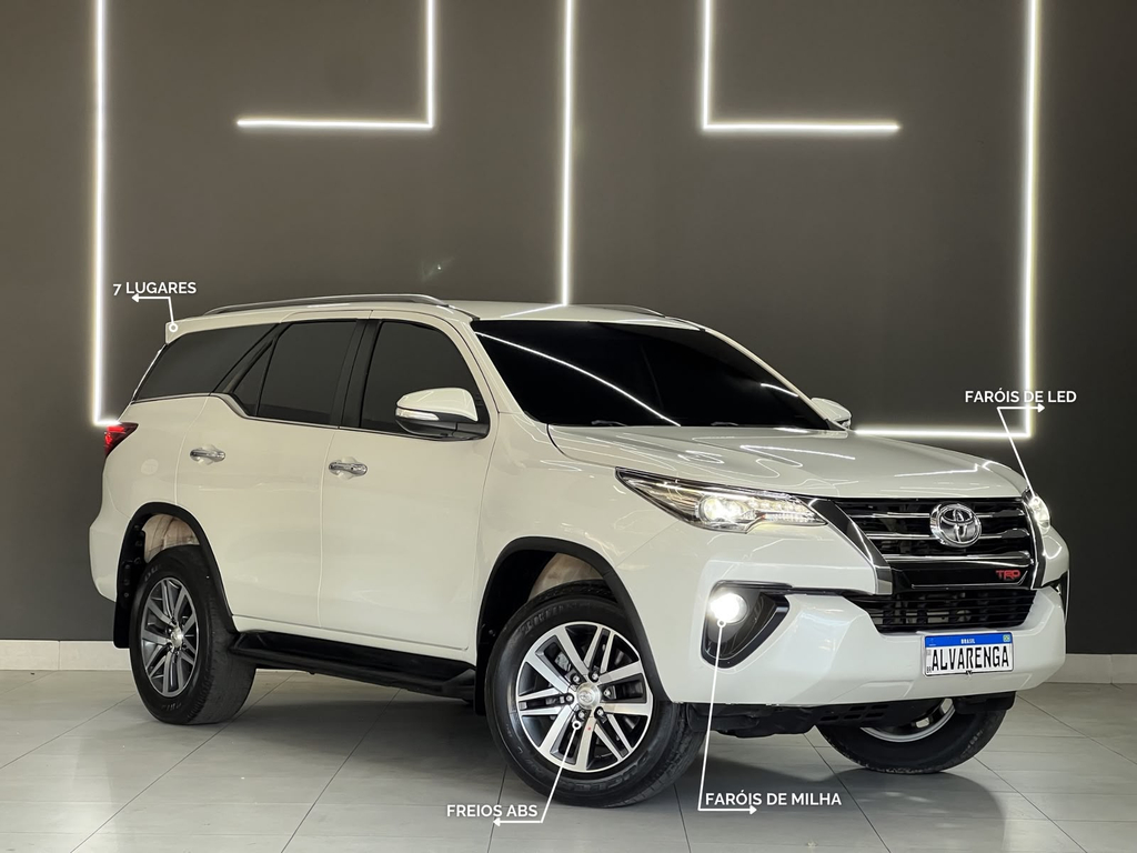 Toyota Hilux SW4 Branco
