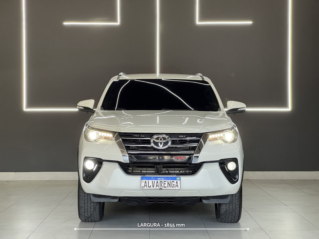 Toyota Hilux SW4 Branco