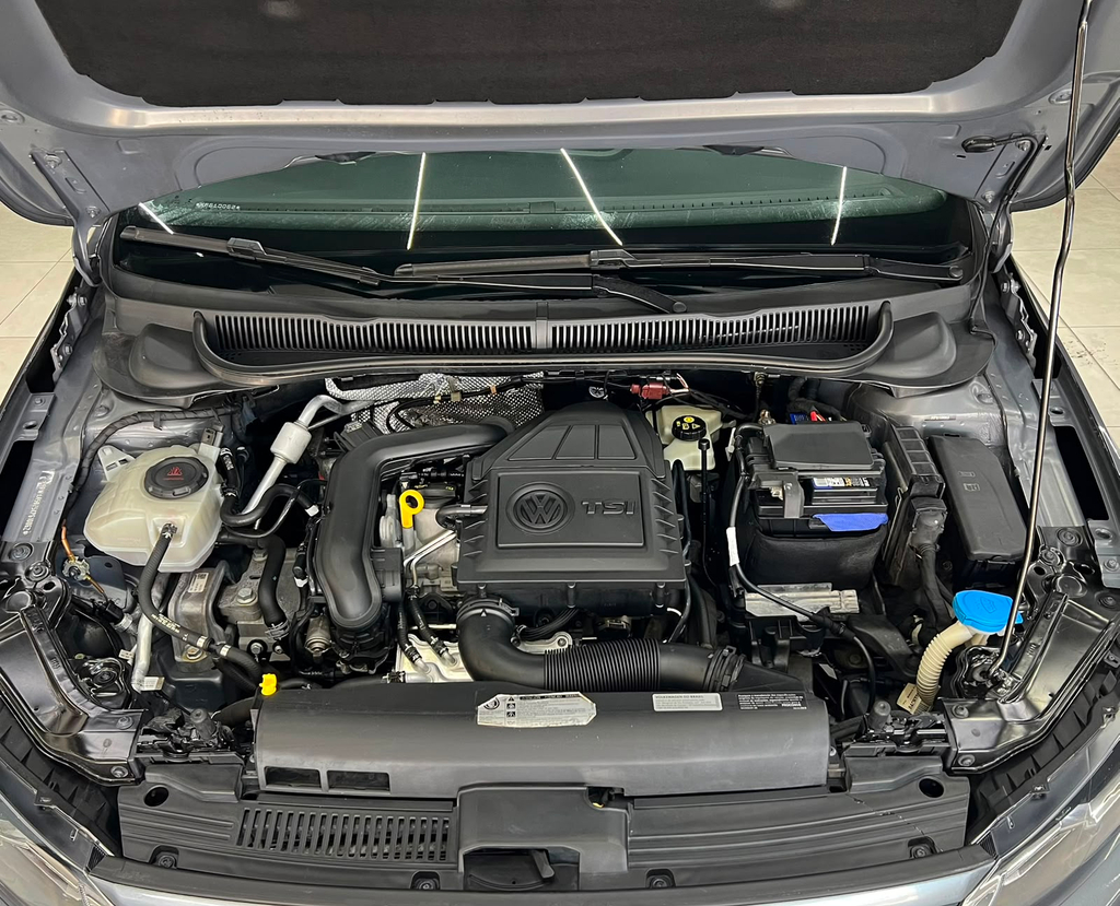 Volkswagen Polo Cinza