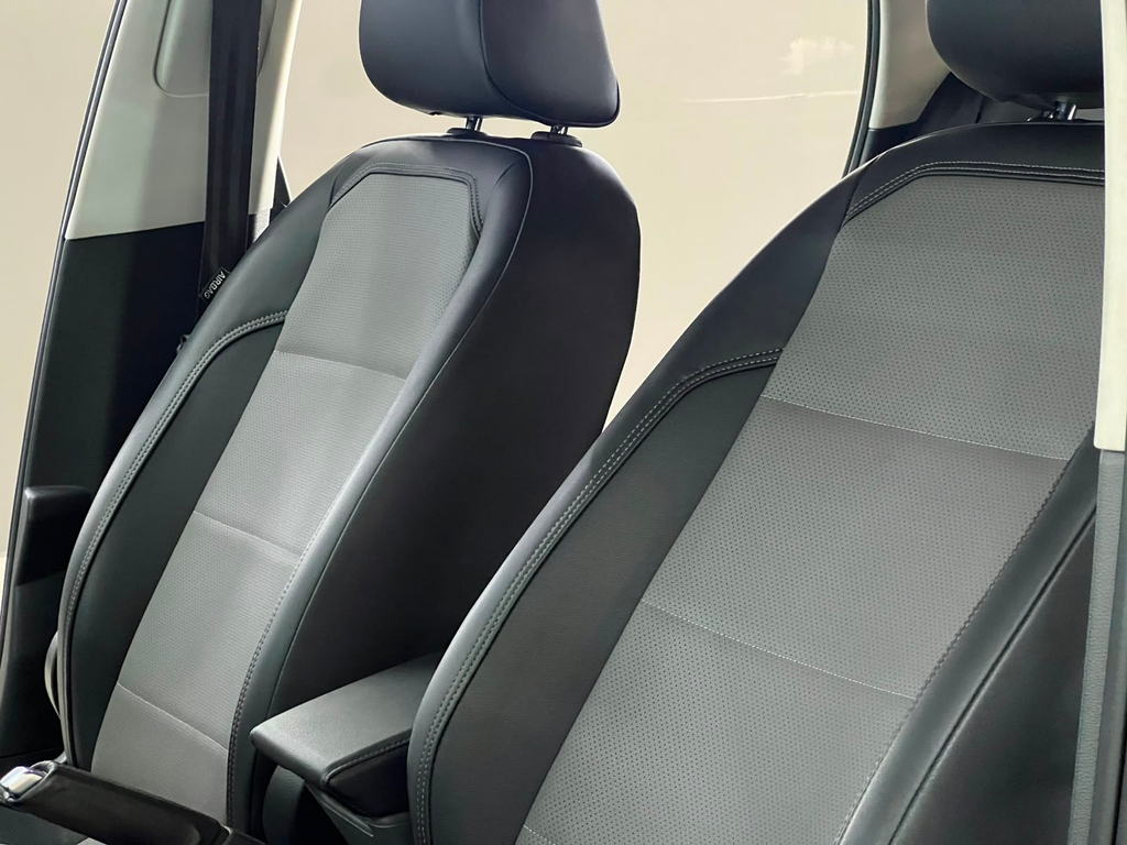 Volkswagen Polo Cinza