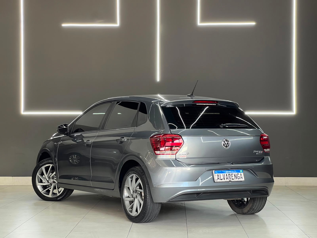 Volkswagen Polo Cinza