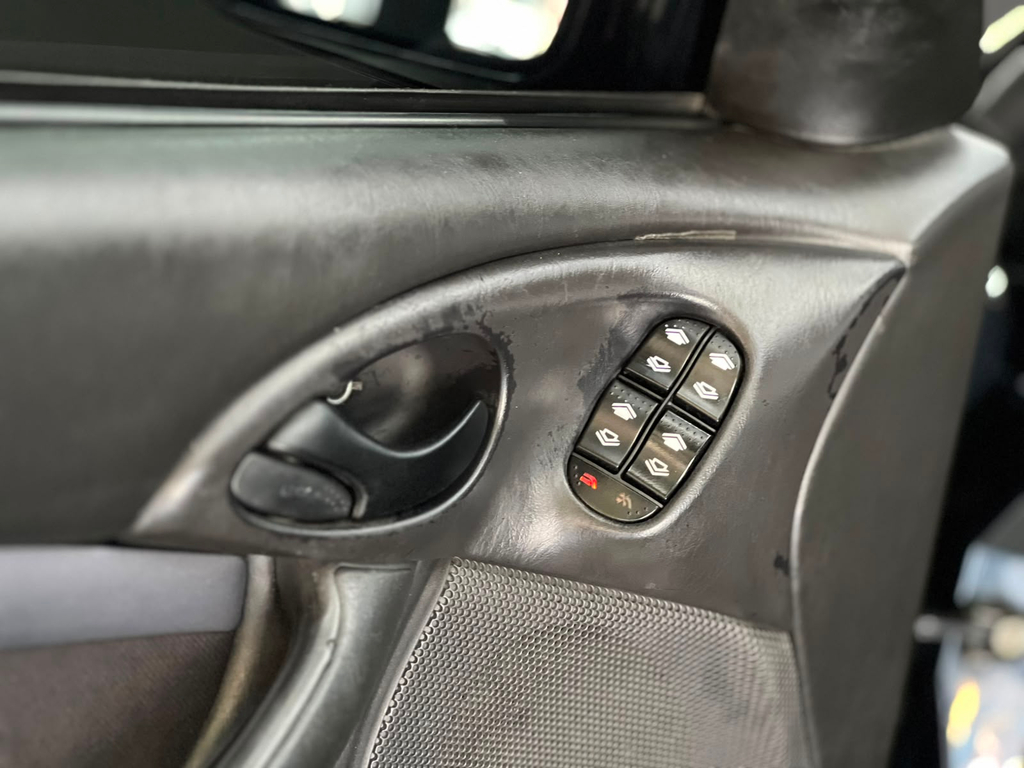 Ford Focus Sedan Preto