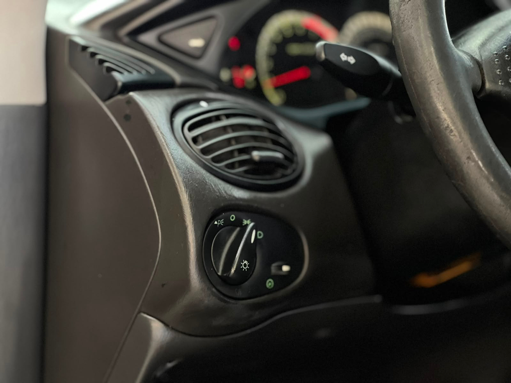 Ford Focus Sedan Preto