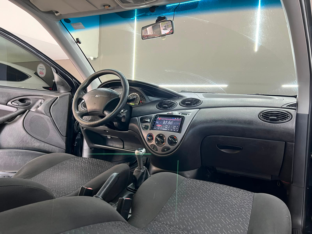 Ford Focus Sedan Preto