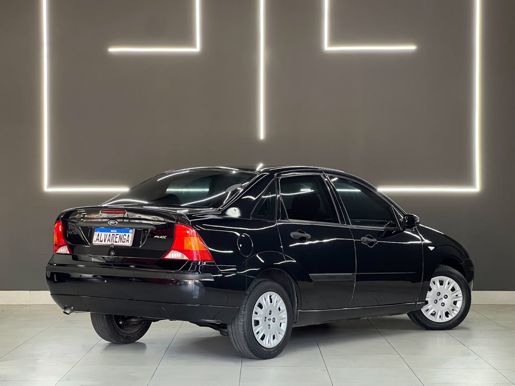 Ford Focus Sedan Preto
