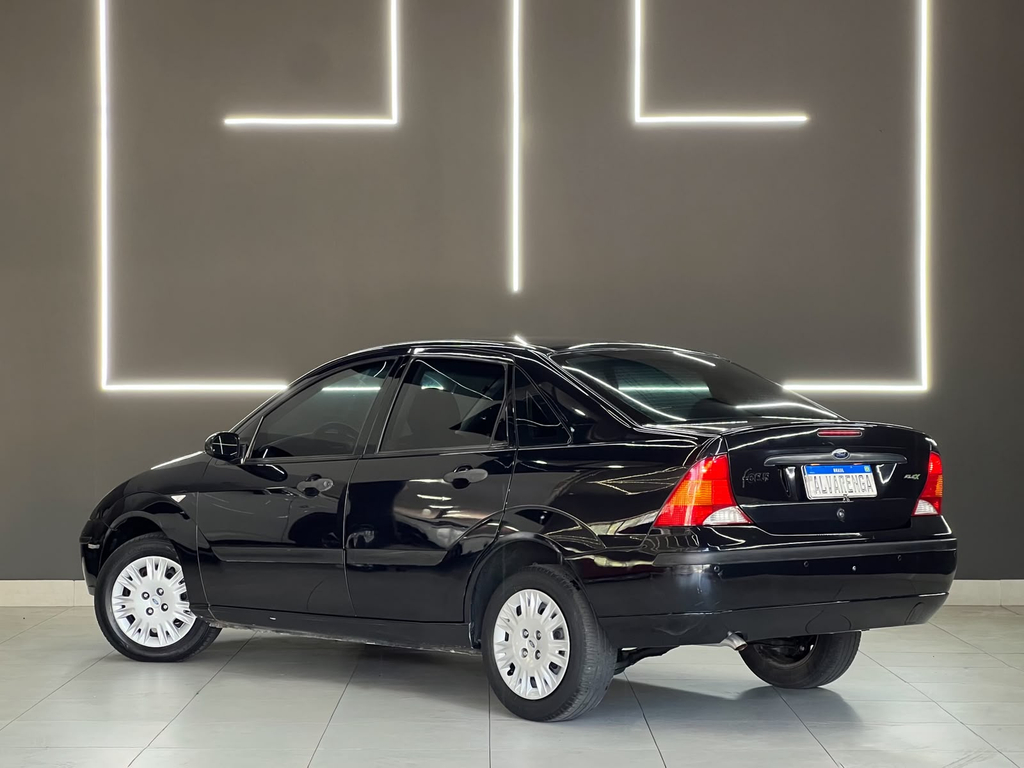 Ford Focus Sedan Preto