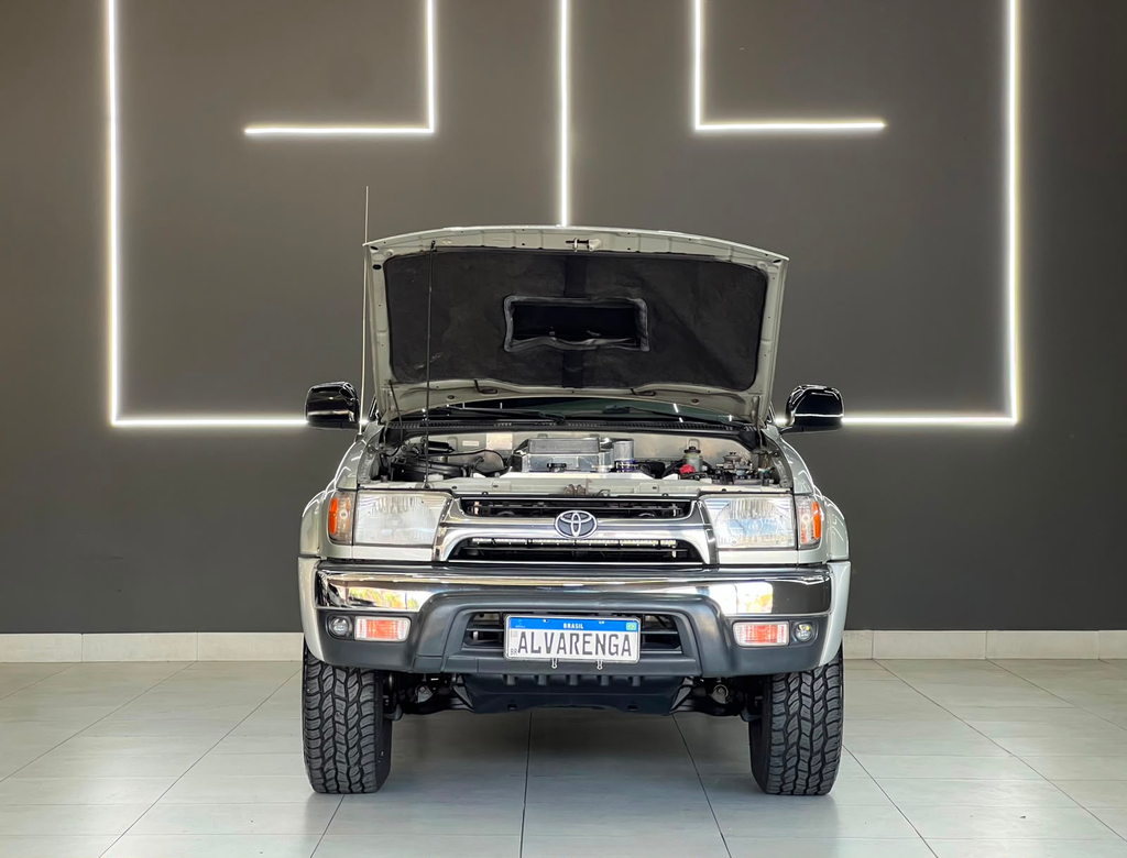 Toyota SW4 Prata