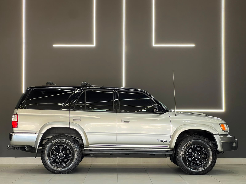 Toyota SW4 Prata