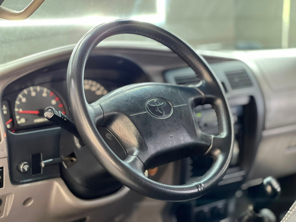 Toyota SW4 Prata