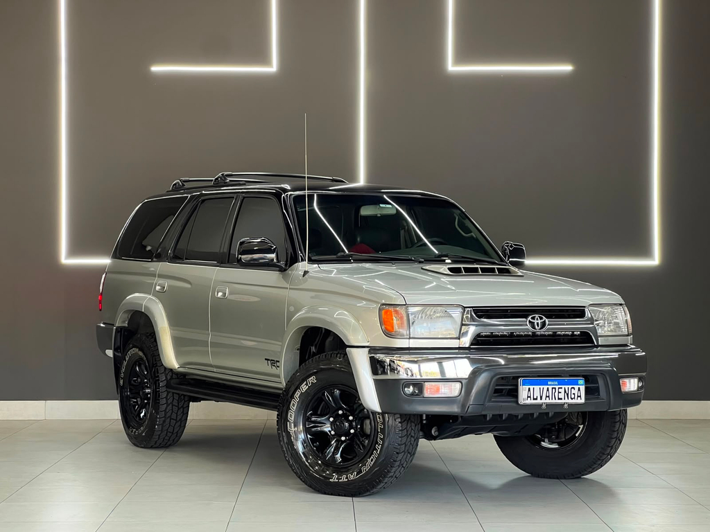 Toyota SW4 Prata