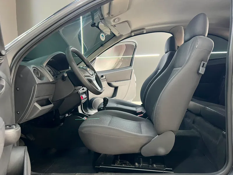 Chevrolet Celta Cinza
