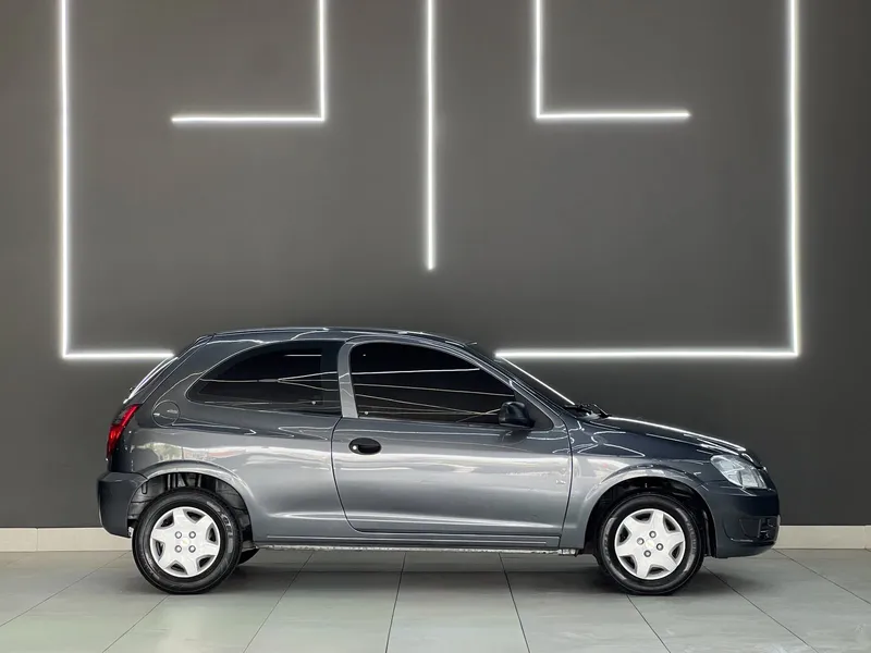 Chevrolet Celta Cinza