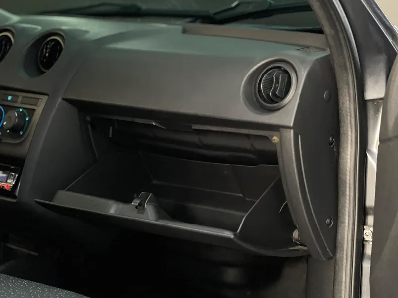 Chevrolet Celta Cinza