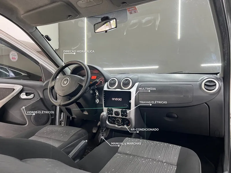 Renault Logan Prata