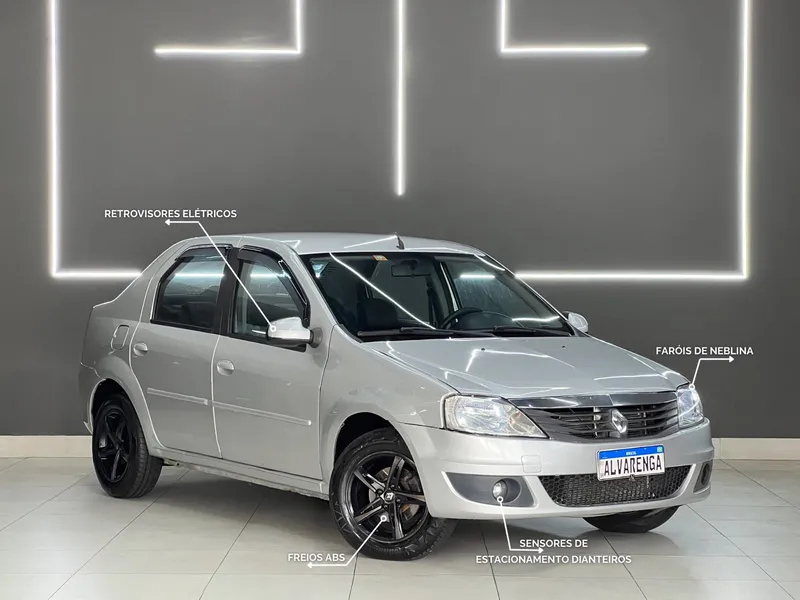 Renault Logan Prata