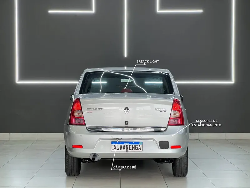 Renault Logan Prata