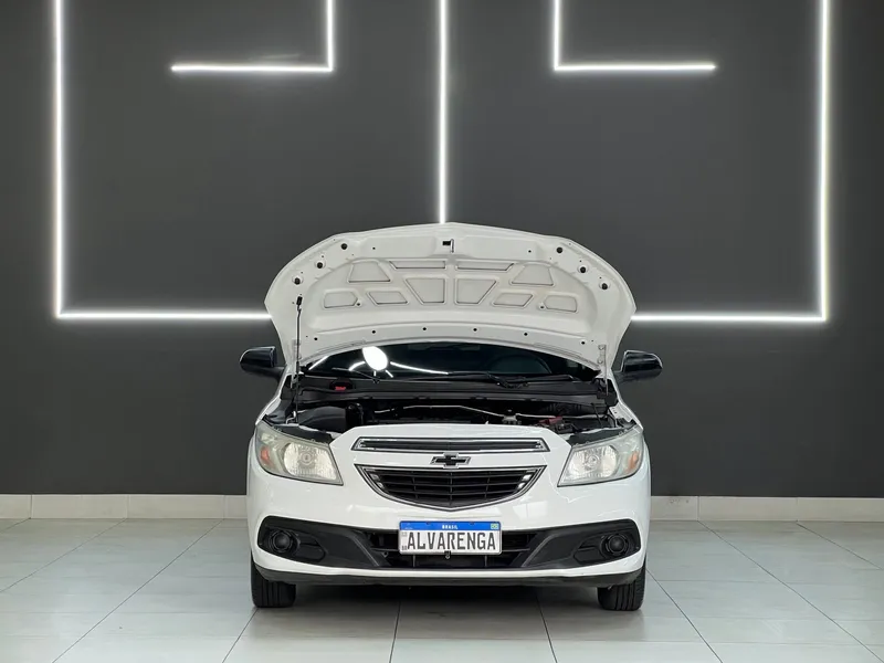 Chevrolet Onix Branco