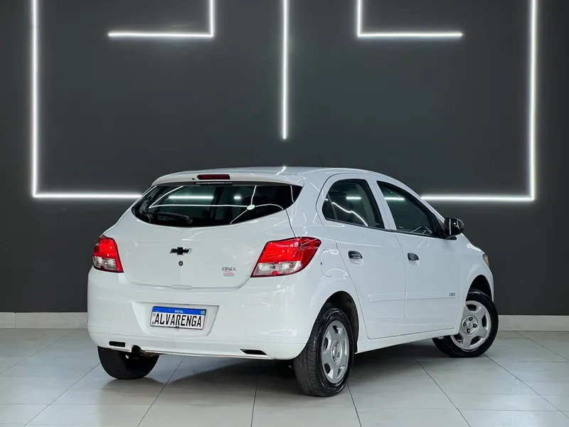 Chevrolet Onix Branco