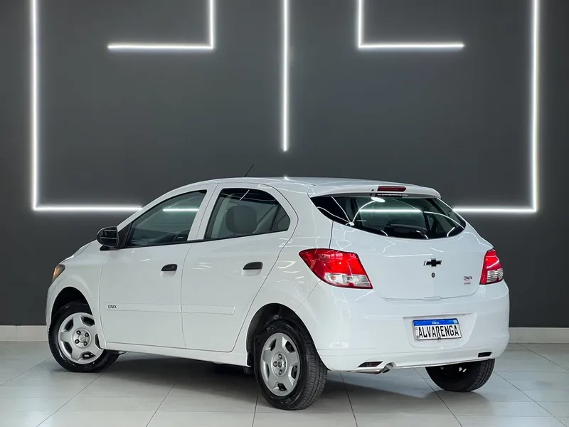 Chevrolet Onix Branco