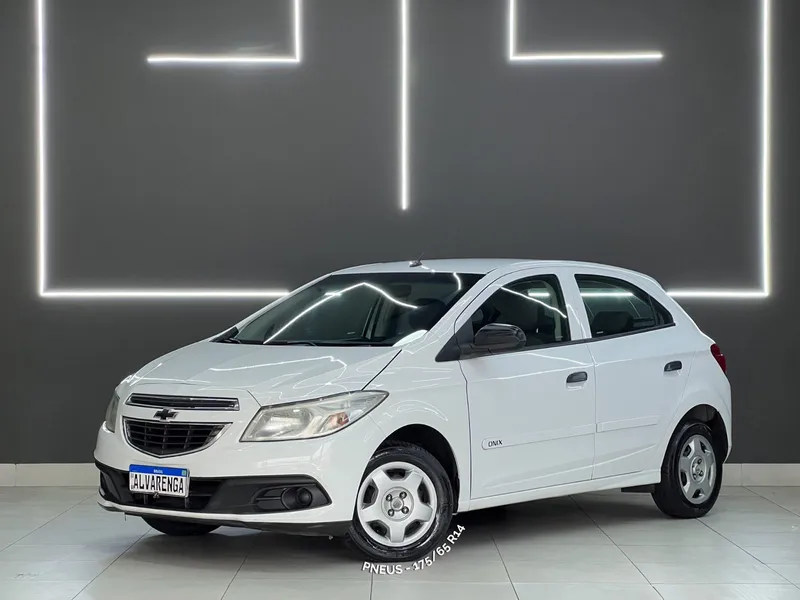 Chevrolet Onix Branco