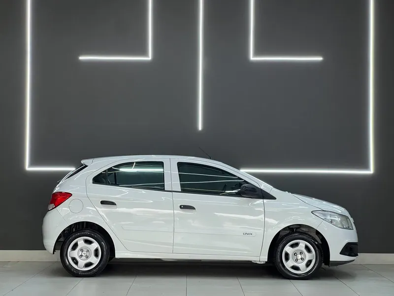 Chevrolet Onix Branco
