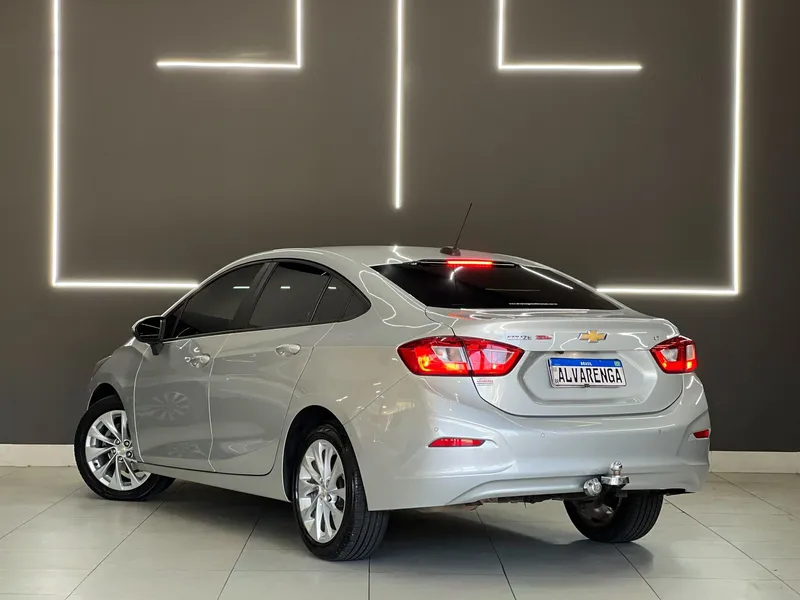Chevrolet Cruze Sedan Prata