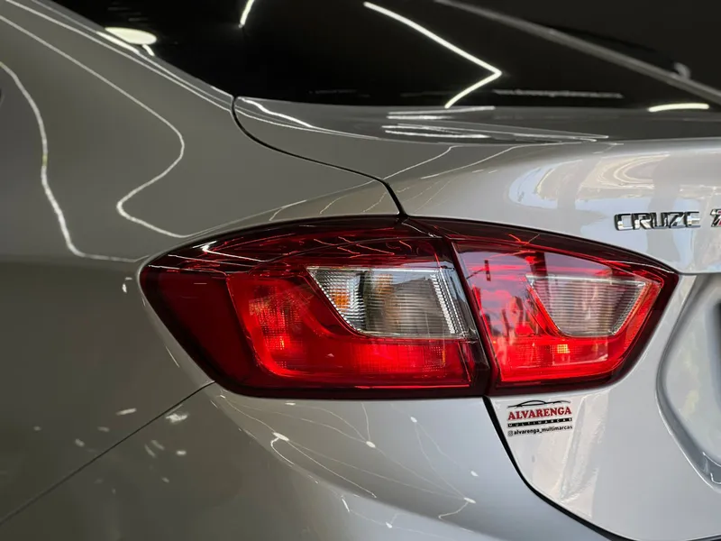 Chevrolet Cruze Sedan Prata