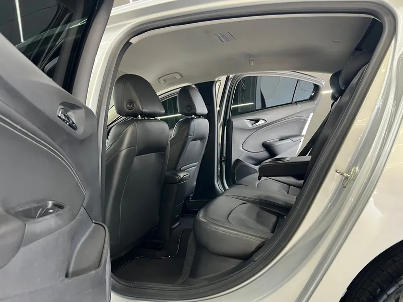 Chevrolet Cruze Sedan Prata
