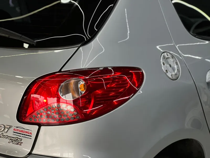 Peugeot 207 Prata