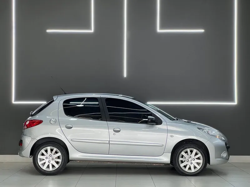 Peugeot 207 Prata
